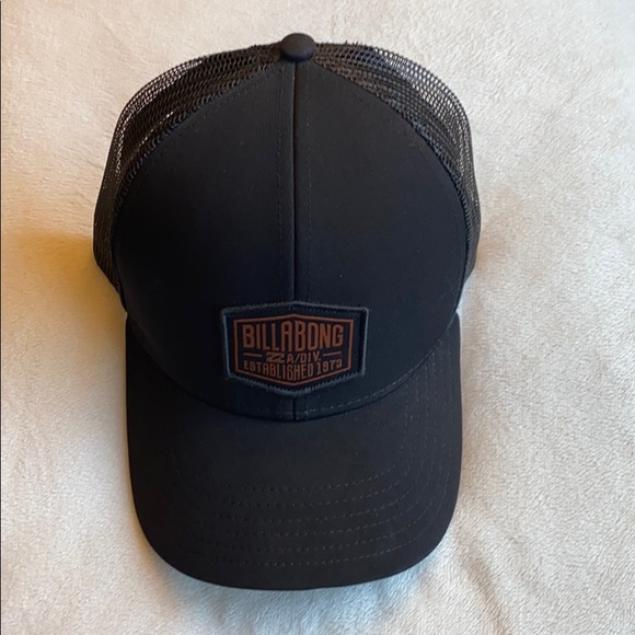 Billabong Other - BILLABONG TRUCKER HAT